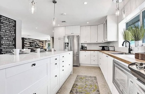 South Corals House | Beach Bliss: 10 Mins to Waves, 3BR Oasis with Pool
