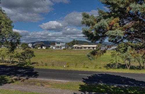 Matarangi House | Beach Bliss Haven - Matarangi Holiday Home