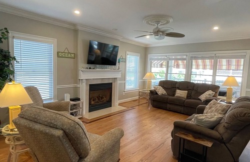 North End Condo | BEACH BLOCK -BEAUTIFUL HOME- BOOK NOW!nNEWLY RENOVATED!