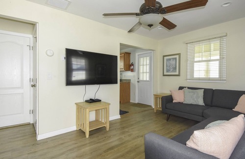 Ortley Beach Cottage | Beach Block Cottage, 5 Houses to the beach!