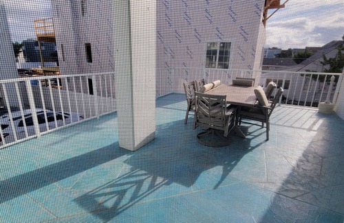 Dewey Beach Condo | BEACH BLOCK large & gorgeous 1 bdrm with reserved parking