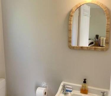 Waihi Beach House | Beach Break Cabin - short walk to beach and cafes