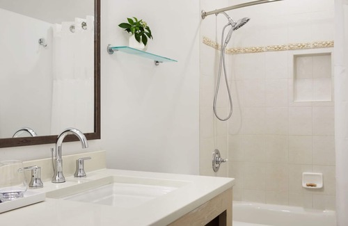 New Town Hotel | Beach Break in Key West! Beach Access, 4 Pools, Parking and Shuttle Service!