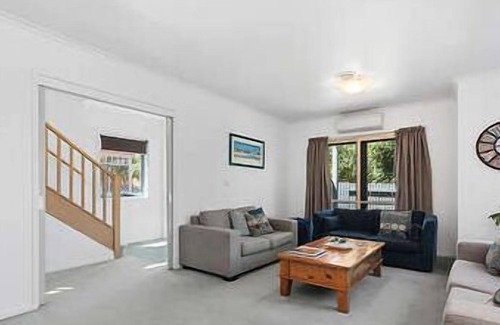 Queenscliff Apartment | BEACH BREEZE