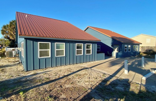 East End Cottage | BEACH BUM COTTAGES - STEPS FROM BEACH, INGROUND POOL, PERFECT LOCATION