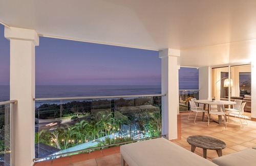 Castaways Beach House | Beach Cabana At Crusoe