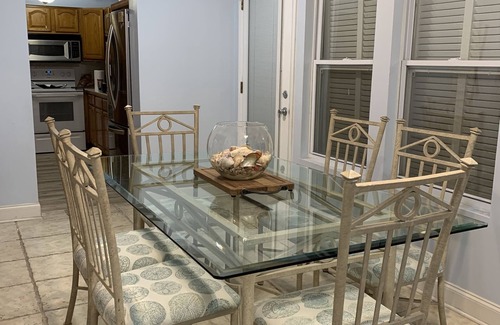 Villa Primera House | Beach Cottage - Beautiful Sunsets - Short walk to beach ^Monthly discount^