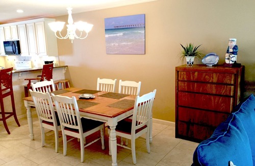 Villa Sabine Condo | Beach Daze! ❤️ Heart of Pcola Beach! 🏝️ Veteran owned.🇺🇸