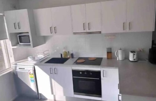 Wollongong CBD Apartment | Beach Escape - family & pet friendly!