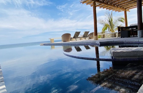 Los Cabos House | Beach Front 8,500 Sq Ft Villa, Infinity Pool, Pristine Swimming