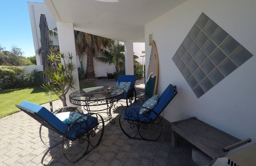 Mullaloo Apartment | Beach Front Apartment and garden for 2 on stunning Mullaloo Beach
