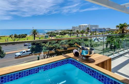 Three Anchor Bay Apartment | Beach Front Bliss + Inverter+parking