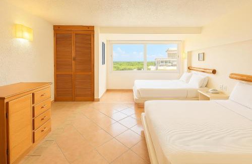 Zona Hotelera Apartment | Beach Front Condos in Hotel Zone