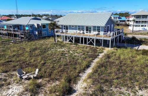 East End House | BEACH FRONT - 3 Bed 2 Bath, Remodeled, Pet Friendly, Hot Tub, Fire Pit