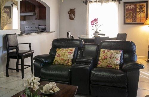 Orange Bay House | Beach Front, Well-appointed, Townhouse (family-friendly)