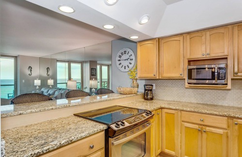 Villa Sabine Condo | BEACH FRONT with VIEWS 2 Bedroom 2 Bath Condo w/Pool, Tennis Court