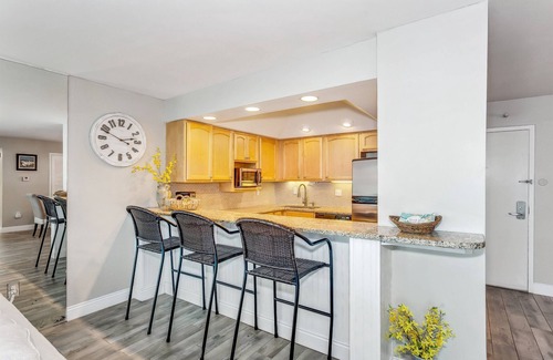 Villa Sabine Condo | BEACH FRONT with VIEWS 2 Bedroom 2 Bath Condo w/Pool, Tennis Court