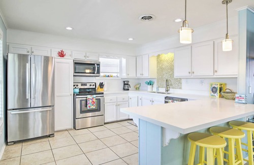 South Padre Island Cottage | Beach Home w/Pool & Hot Tub < 1 Block to Beach!