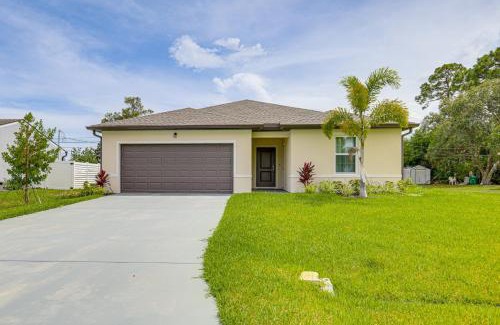 Port Saint Lucie Apartment | Beach-Hop and Golf! Port St Lucie Apt with Shared Yard