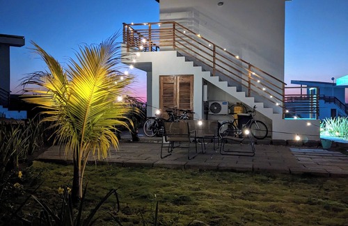 San Diego House | Beach House In The Tropics