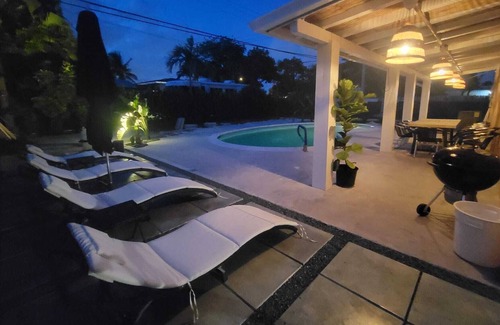 Ives Estates House | Beach House 3-bedroom villa with pool