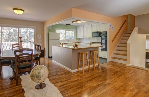 Del Rey Oaks House | Beach house in the woods, best of both worlds!