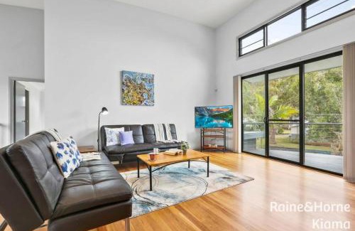 Kiama House | Beach House Kendalls - Low Season Special - Stay 3 PAY FOR 2 Nights
