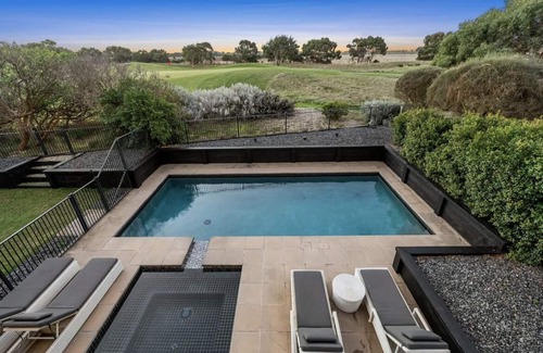 Torquay House | Beach house on a golf course