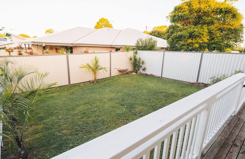 Bongaree House | Beach House on Queen - *Pet friendly* Water Views