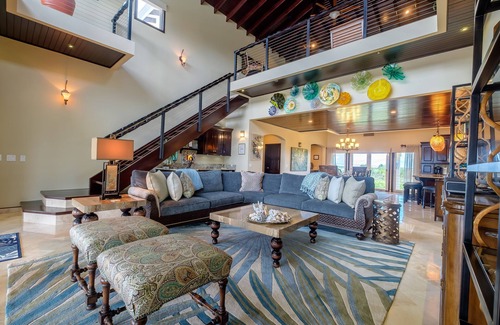 San Pedro Villa | Beach House sleeps 10 with Chef, Private Tennis Court, Gym, minutes to San Pedro