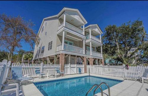 Surfside Beach House | Beach House Surfside - Private Pool Great Location
