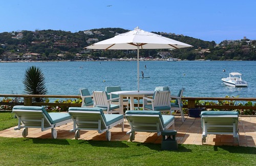 Village da Ferradura House | Beach house with 6 suites, on the edge of Ferradura beach