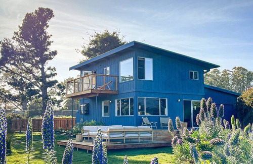Bolinas House | BEACH HOUSE WITH EPIC VIEWS - cedar hot tub, curated interior
