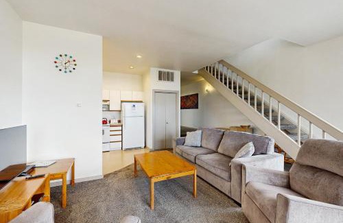 Bandon Apartment | Beach Loop Condo #2 - South Unit