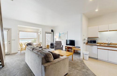 Bandon Apartment | Beach Loop Condo #2 - South Unit