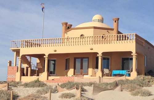Puerto Penasco House | Beachfront Property! Nicest Beach In Penasco 6 Br, 4 Bath, 20ft Dome Ceilings