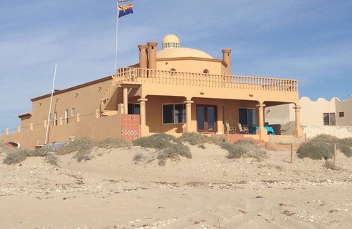 Puerto Penasco House | Beachfront Property! Nicest Beach In Penasco 6 Br, 4 Bath, 20ft Dome Ceilings