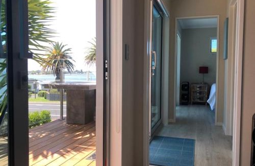 Tairua House | Beach Pod Studio - Tairua Bach