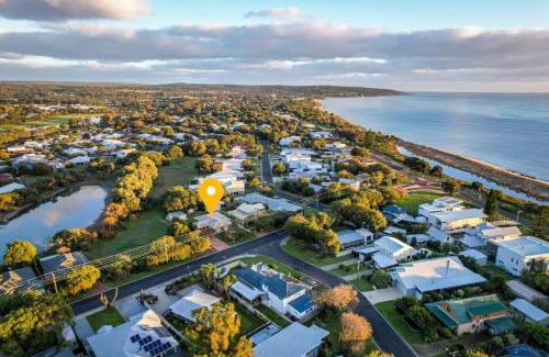 Quindalup House | Beach Retreat Cosy Charm in Dunsborough