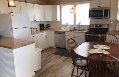 Kitty Hawk Cottage | Beach Retreat - OceanFront Cottage