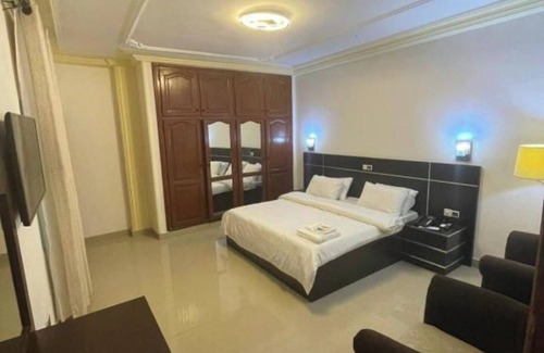 Littoral Department Apartment | Beach Sand Hotel & Resort, Cotonou Standard King Room 4