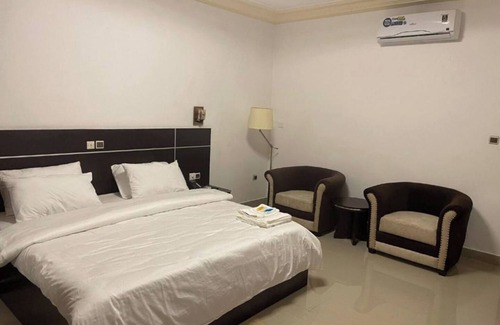 Littoral Department Apartment | Beach Sand Hotel & Resort, Cotonou Standard King Room 4