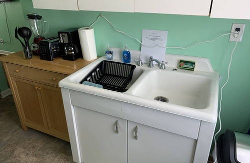 Cottage Line Apartment | Beach Side Studio #4 1 Bedroom Apts by RedAwning