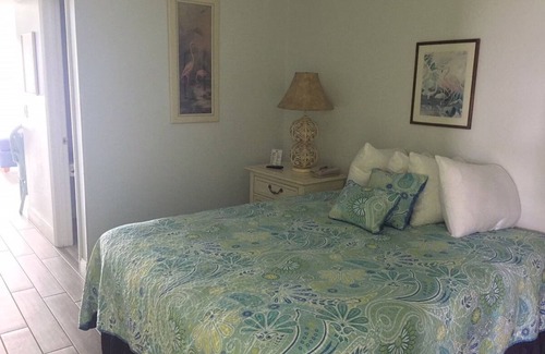 Beau Jeans Of Melbourne Beach Resort | Beach Time Retreat: Enjoy the Comforts of Coastal Living