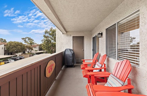 Monarch Beach Condo | Beach Trail Bungalow - Walk to Beach! Pool! Fireplace! Sleeps 6!