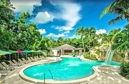 Rock Harbor Resort | Beach Vacay Starts Here! Pool, Beach Access, Pet-friendly