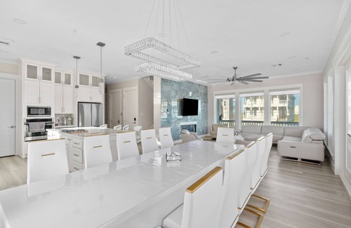 Galveston House | Beach view, central location, EV charger, 6 free parking, elevator
