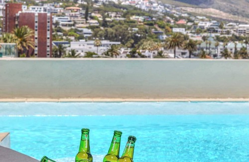 Camps Bay Villa | Beach Villa 1 - Large villa on Camps Bay Beach