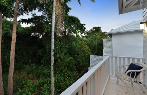Port Douglas Villa | Beach Villa 2 - 3 Bedroom Near Beach and Town