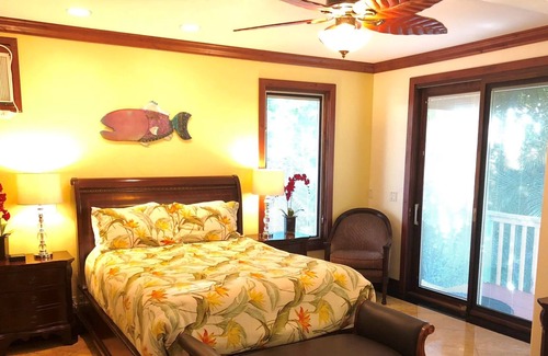 Kahului Villa | Beach Villa with large Pool, Perfect for Kiters & Windsurfers, Families
